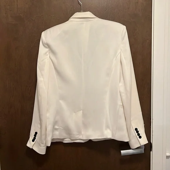 Express - White Satin Effect Tuxedo Blazer - Size 10 - Picture 5 of 11